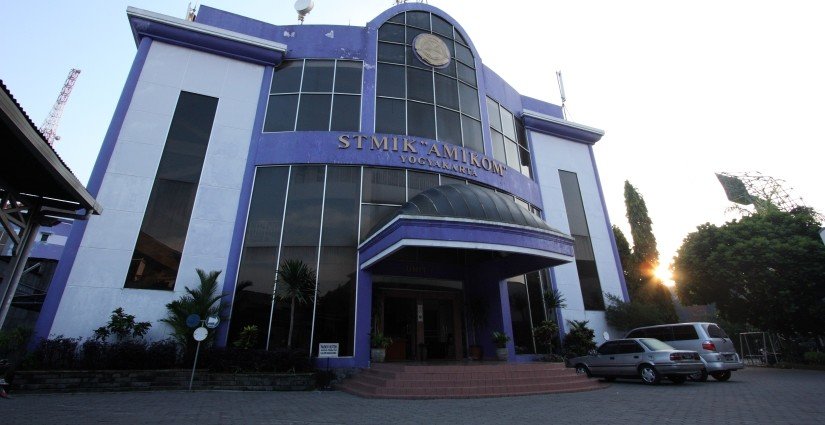 STMIK Amikom Resmi Jadi Universitas